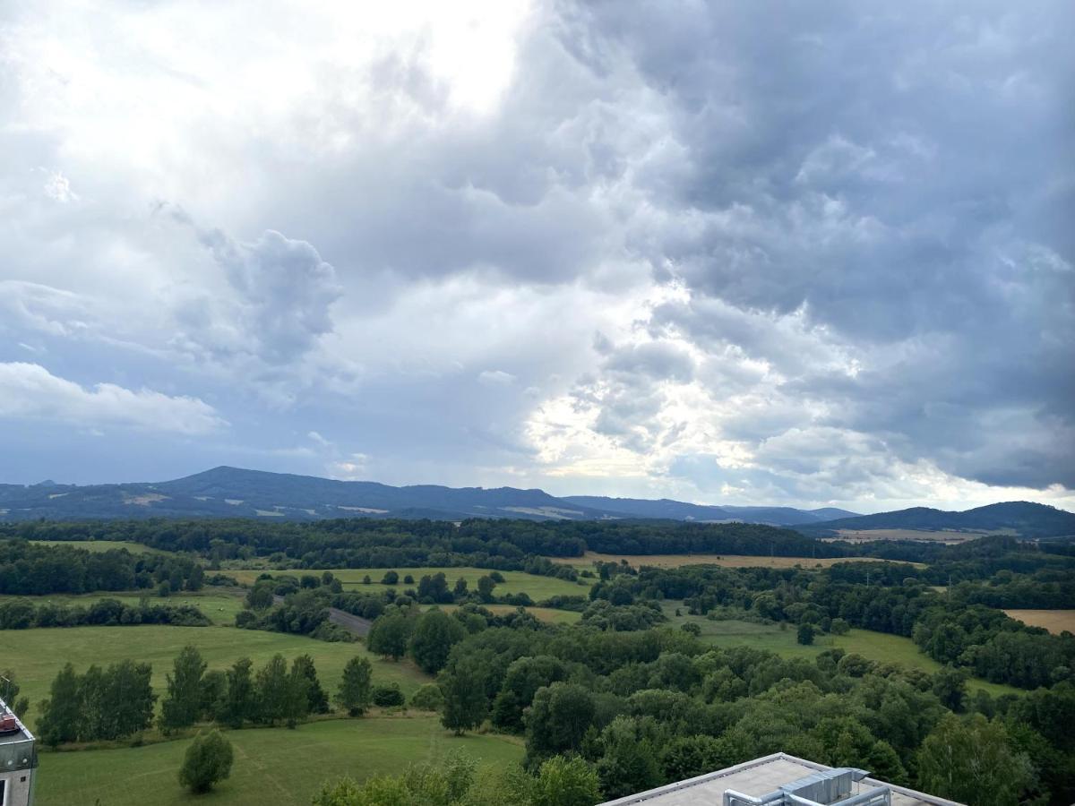Apartman Jakodoma Zeleny Gauc Hlidane Parkovani U Domu Zdarma Česká Lípa Exteriér fotografie