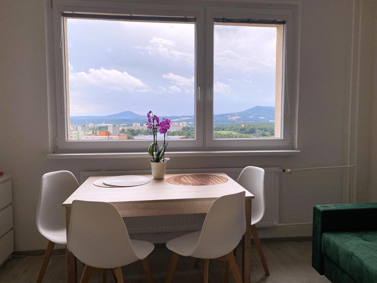 Apartman Jakodoma Zeleny Gauc Hlidane Parkovani U Domu Zdarma Česká Lípa Exteriér fotografie